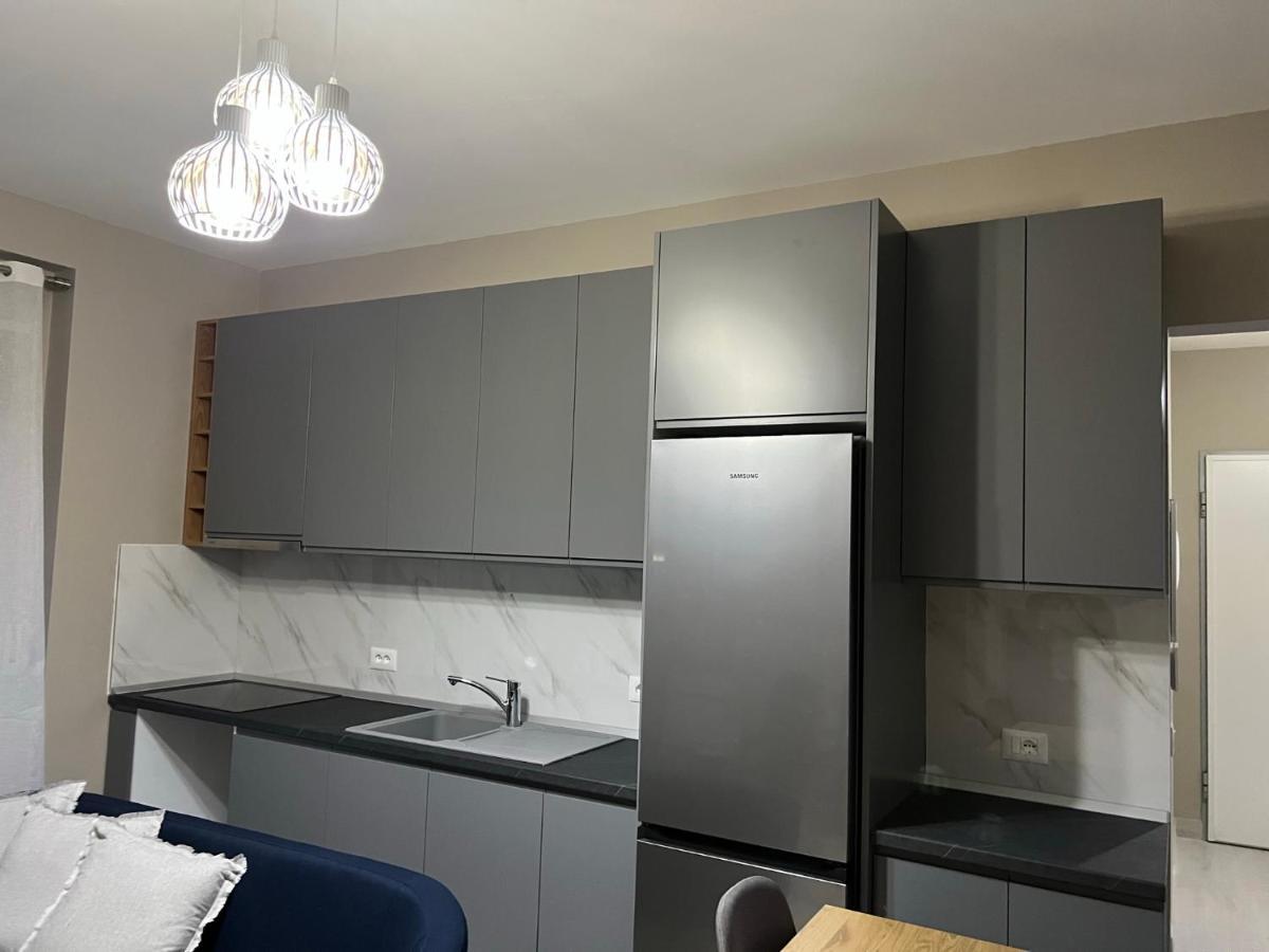 Alma Rose Apartment Korça Exteriör bild
