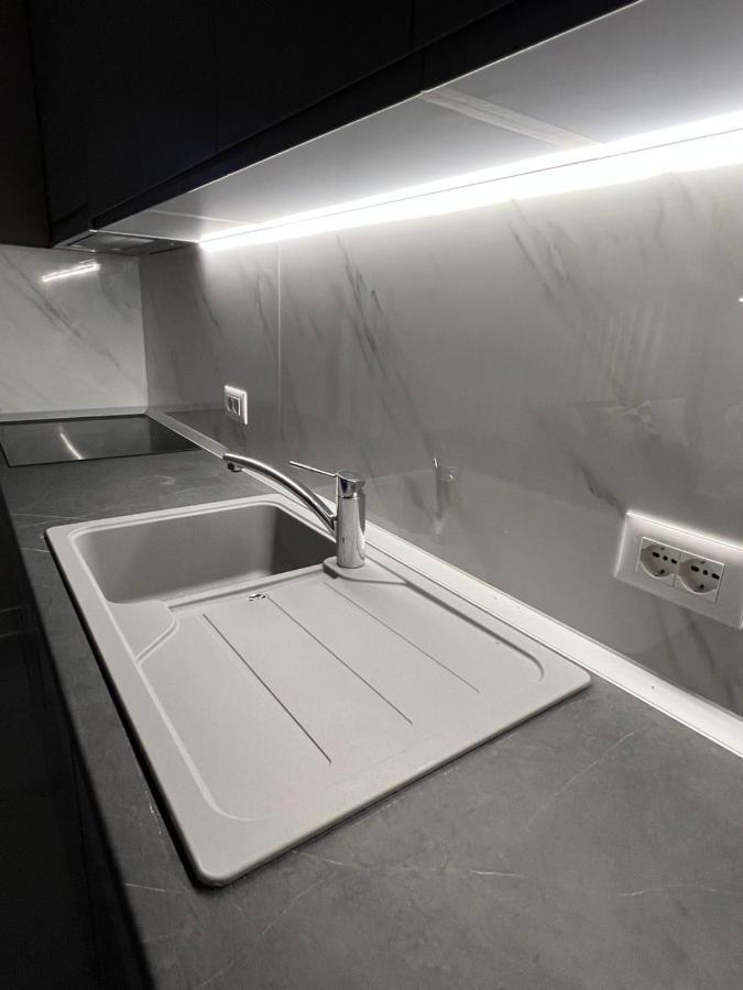 Alma Rose Apartment Korça Exteriör bild