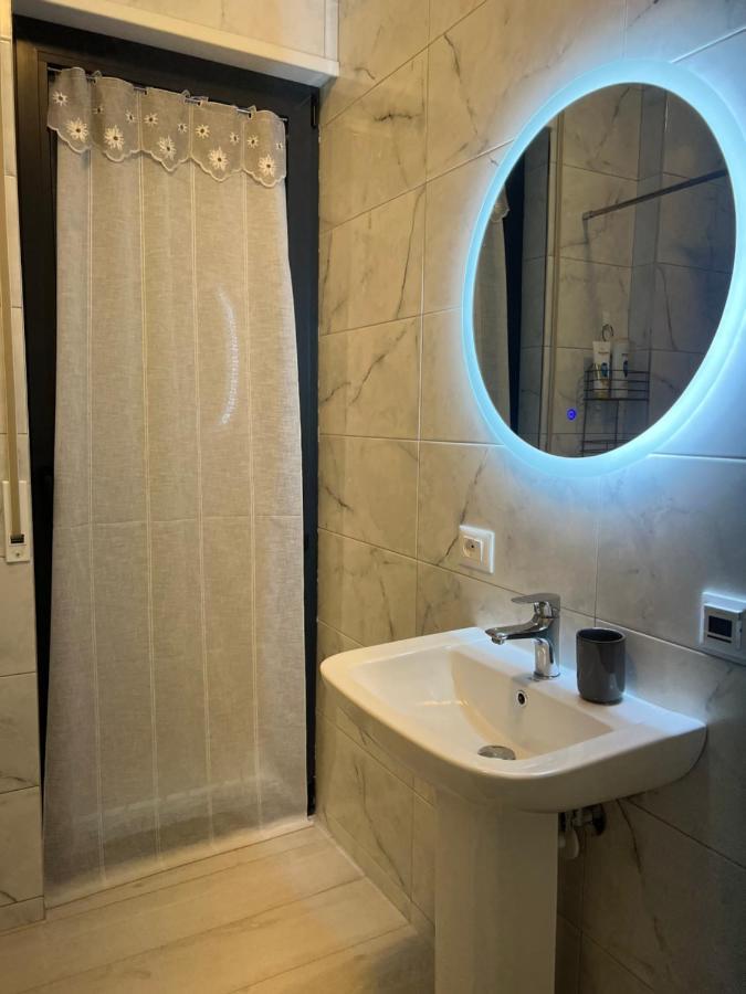 Alma Rose Apartment Korça Exteriör bild
