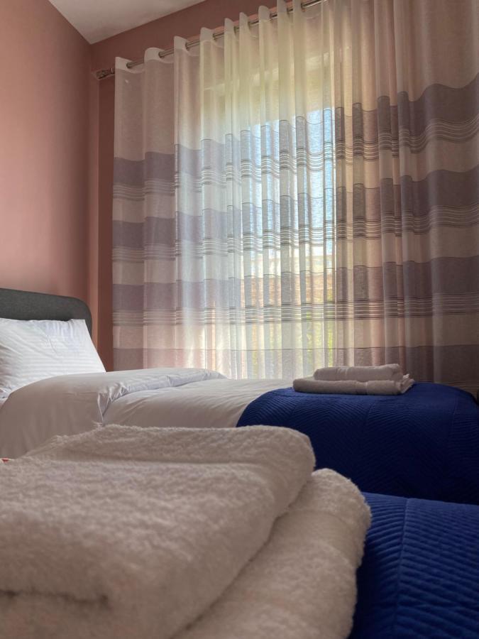 Alma Rose Apartment Korça Exteriör bild